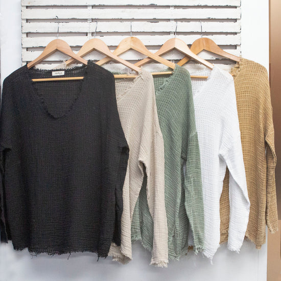 classic collection Woven cotton linen long sleeve top with v neck and frey detail GH142B