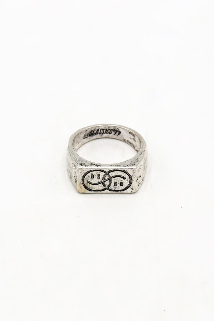 classics 77 Smiley Signet Ring