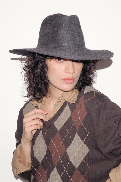 Clyde Star Hat In Charcoal Salome