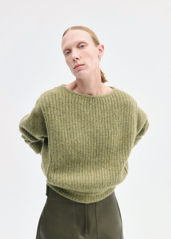 Co Batwing Sweater In Silk Cashmere Mossy