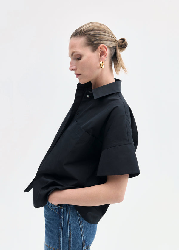 Co Boxy Short Sleeve Shirt In Cotton Poplin Black