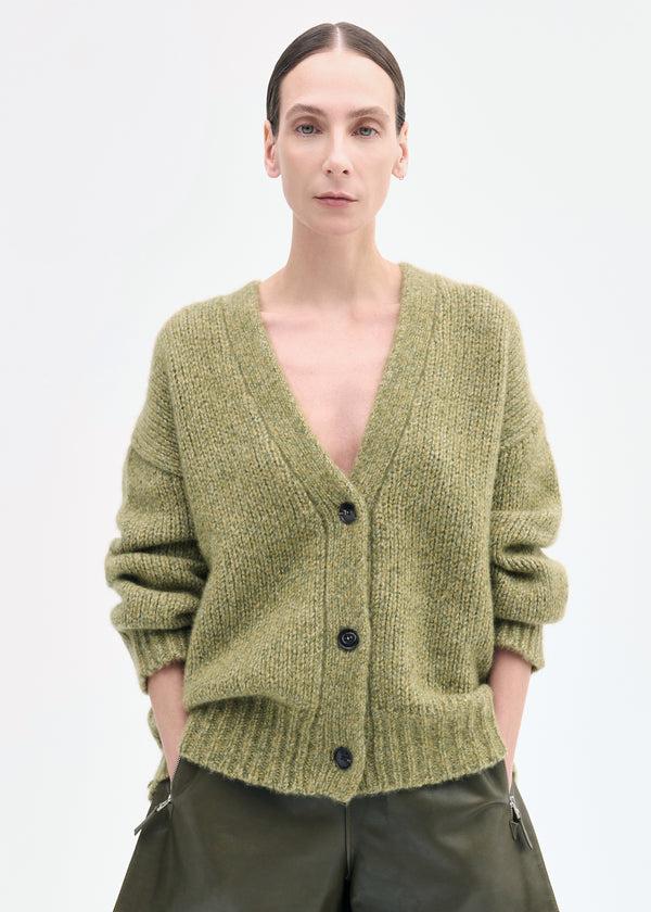 co Boyfriend Cardigan in Cashmere Mossy