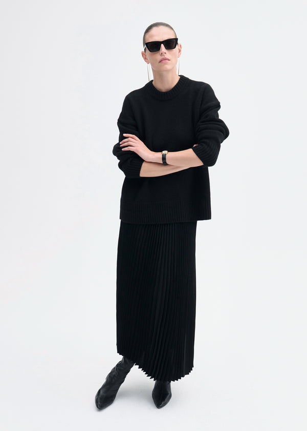 Co Boyfriend Crew Neck In Wool Cashmere Black