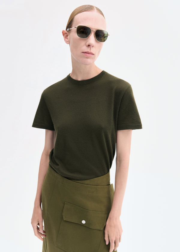 co Relaxed Tee in Fine Cashmere Olive
