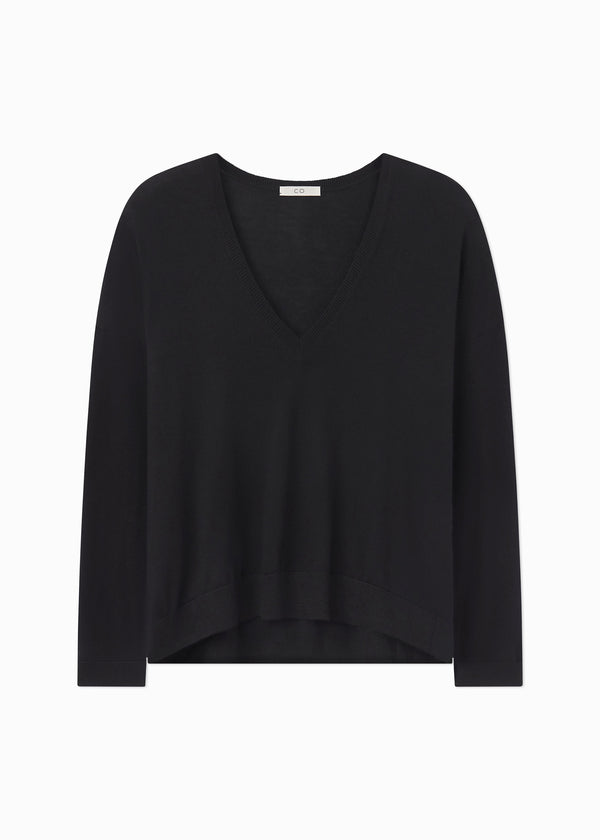 Co V-Neck Sweater In Fine Cashmere Black