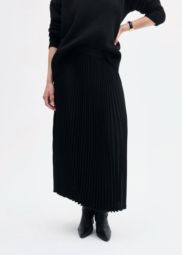 Co Pleated Elastic Waist Skirt In Stretch Crepe Black