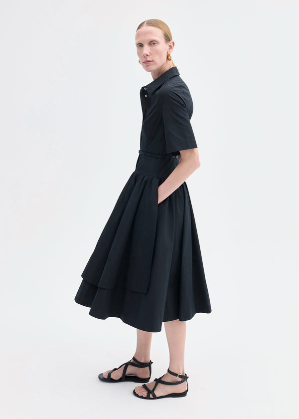 Co Short Sleeve Belted Dress In Cotton Poplin Black