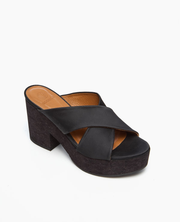 Coclico Bing WedgeBlack Satin