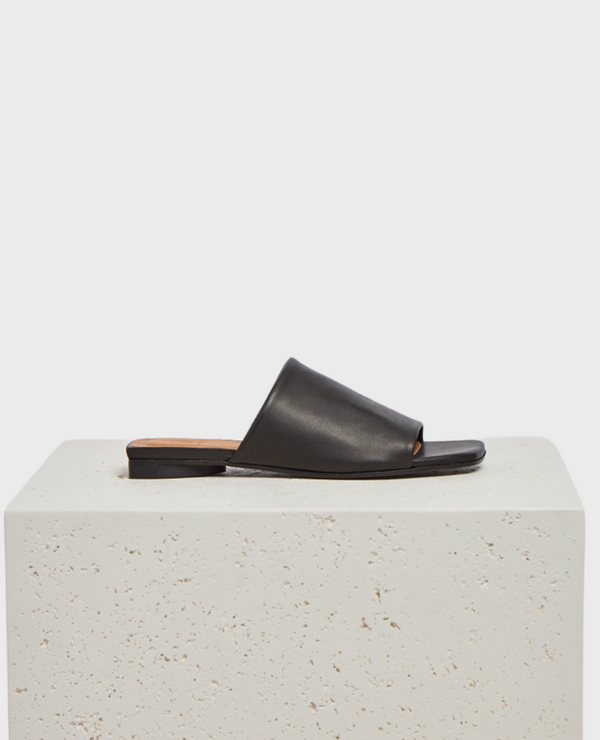 coclico Ferhana SandalBlack Leather