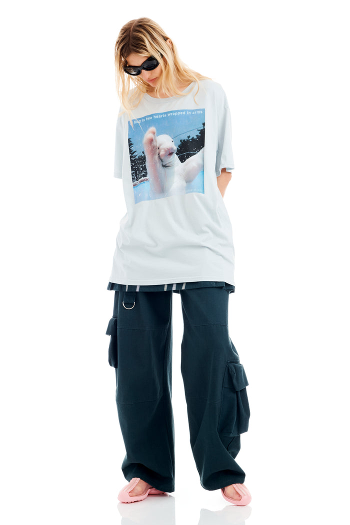 Collina Strada A HUG GRAPHIC TEE