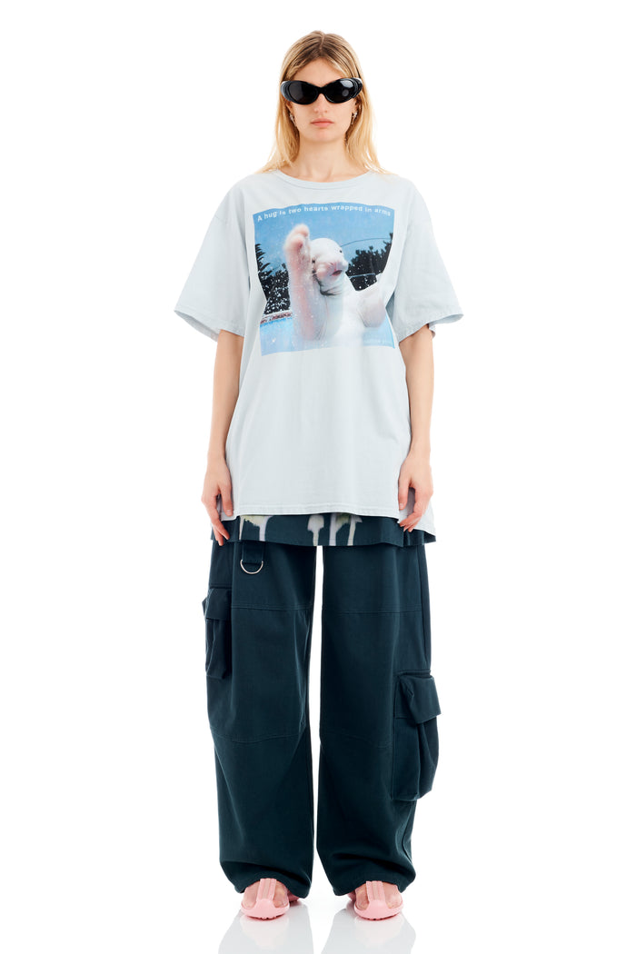 collina strada A HUG GRAPHIC TEE