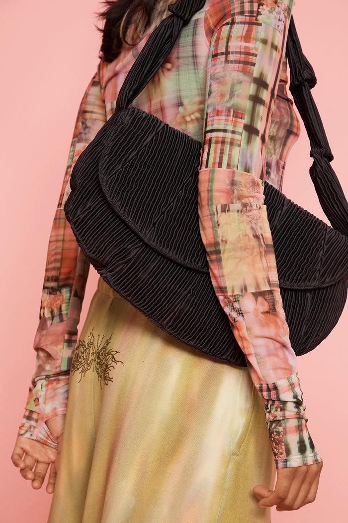 Collina Strada BLACK PLEATED CATERPILLAR BAG