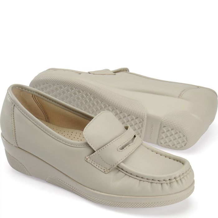 comfortiva Pennie Slip-ons & Lace-ups Bone (White)