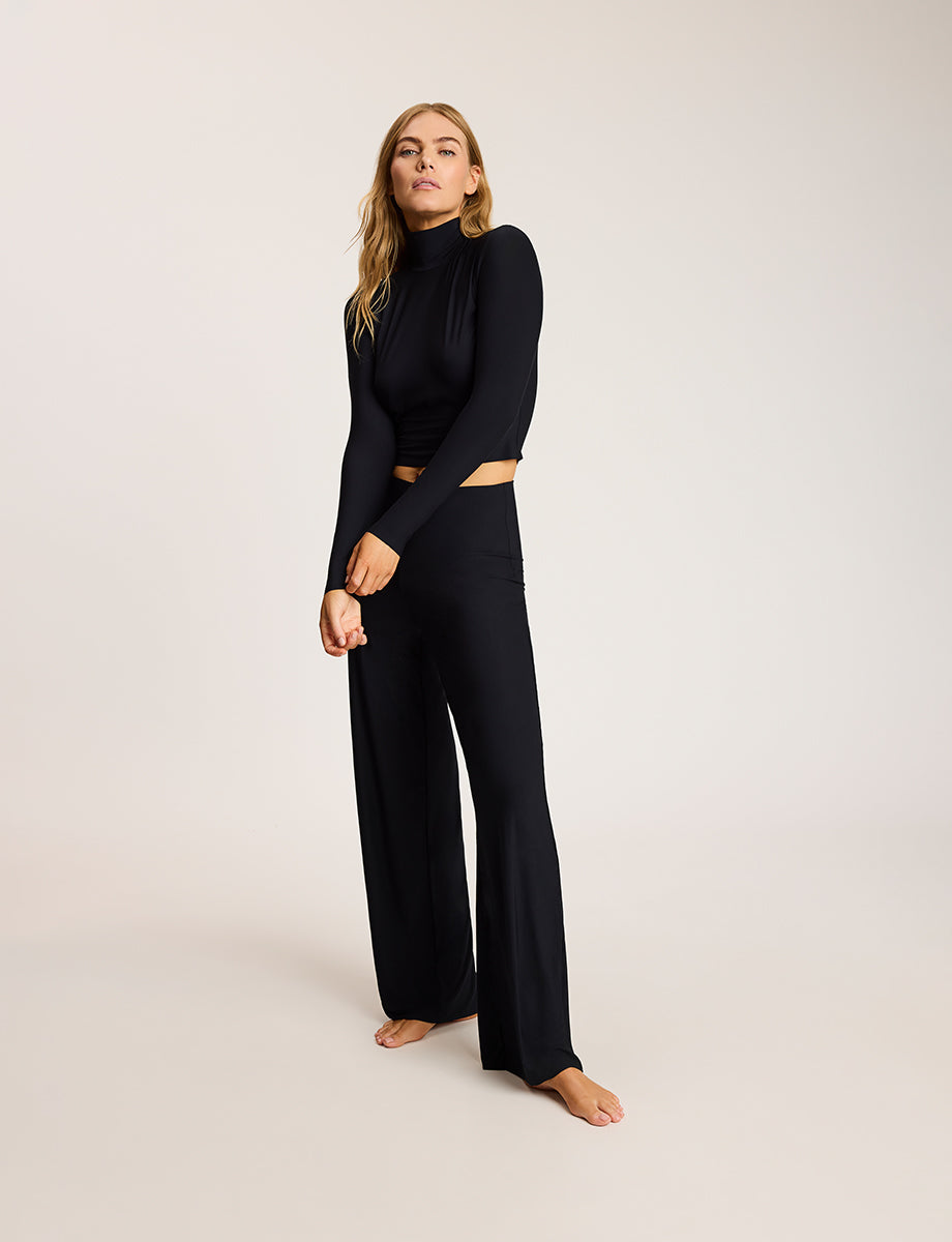 Commando Butter Long Sleeve Cropped Turtleneck
