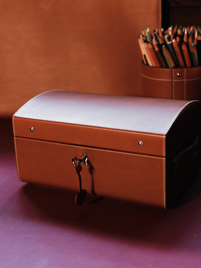 connolly Tan Nomadic Chest 1904