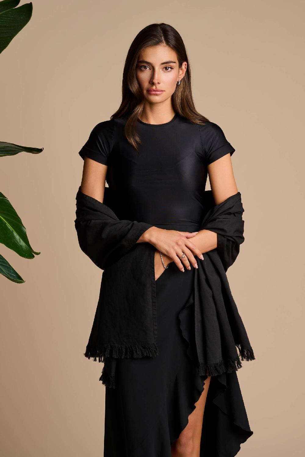 Coolibar The Melbourne Shawl | Black