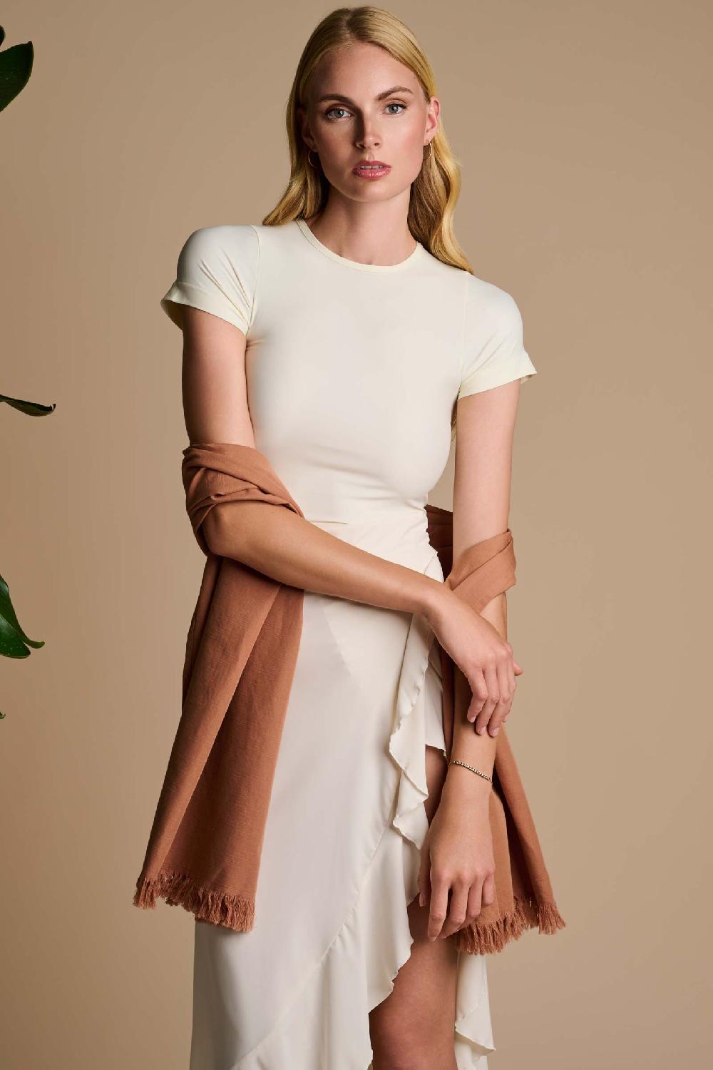 coolibar The Melbourne Shawl | Mocha Mousse