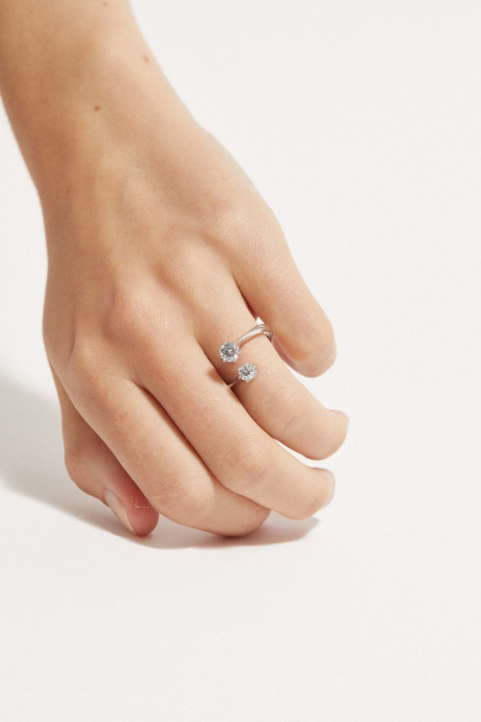 Cornelia Webb Toi Et Moi Flexitaire Ring