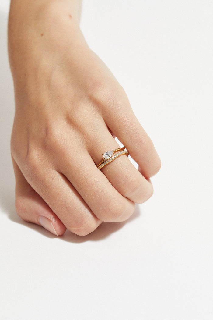 Cornelia Webb Drop Solitaire Ring Midi Pavé 0.3 - 0.5 Ct