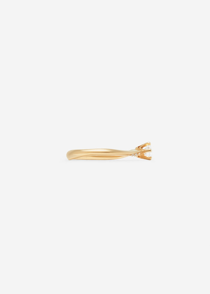 Cornelia Webb Drop Solitaire Ring Midi Pavé 0.3 - 0.5 Ct