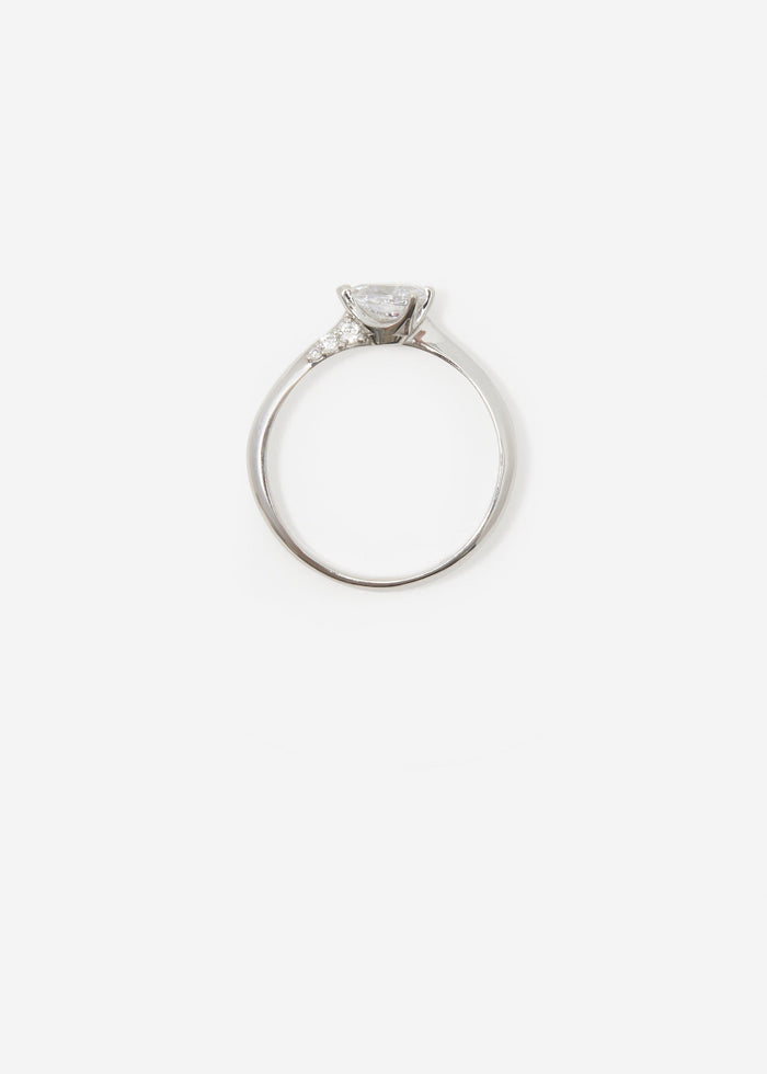Cornelia Webb Drop Solitaire Ring Midi Pavé 0.3 - 0.5 Ct