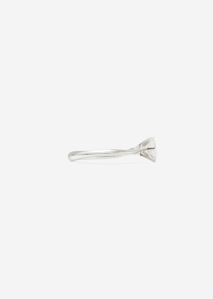 Cornelia Webb Oval Solitaire Ring Midi Pavé 0.3 - 0.5 Ct