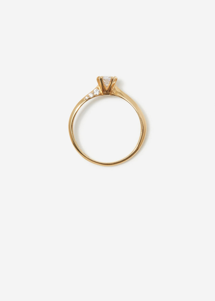 Cornelia Webb Oval Solitaire Ring Midi Pavé 0.3 - 0.5 Ct