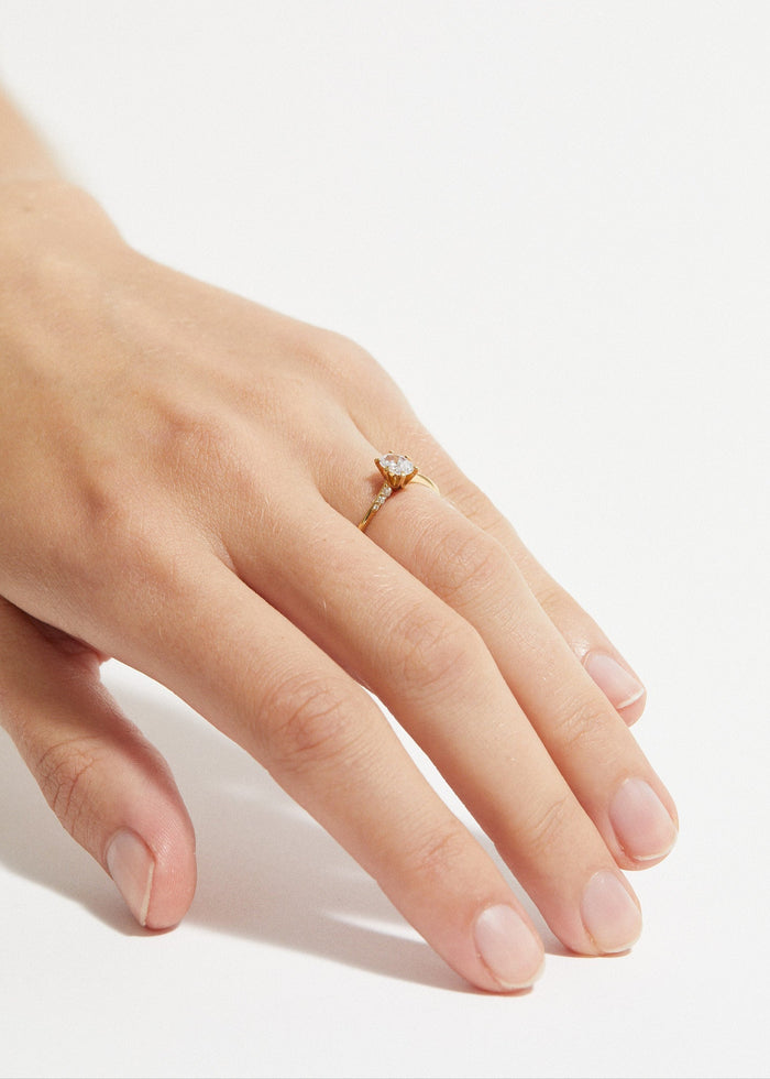 cornelia webb Oval Solitaire Ring Midi Pavé 0.3 - 0.5 Ct