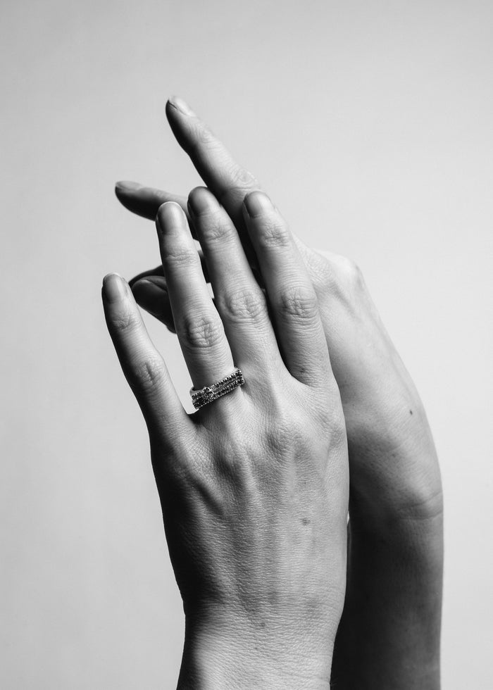 cornelia webb Slized Brilliant Cut Solitaire Ring Pavé 0.3 Ct