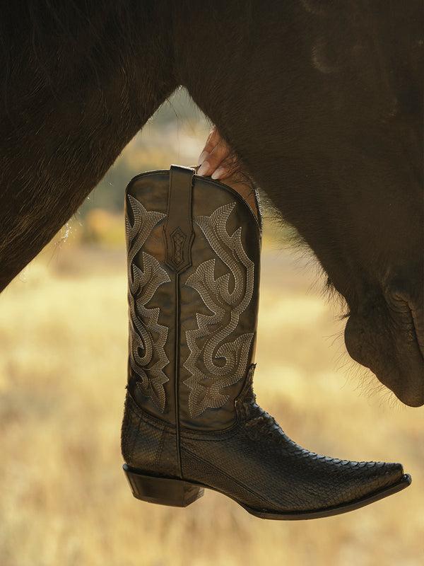 Corral Boots A4643 - MEN'S BLACK PYTHON EMBROIDERY SNIP TOE COWBOY BOOT