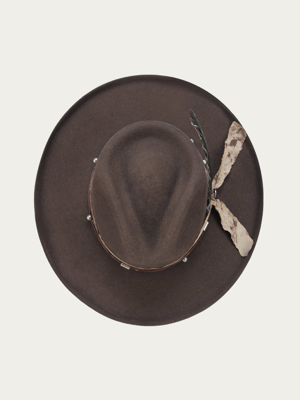 Corral Boots H0012 - BROWN COWGIRL HAT WITH FABRIC AND LEATHER HATBAND AND DUO COLORED FEATHER