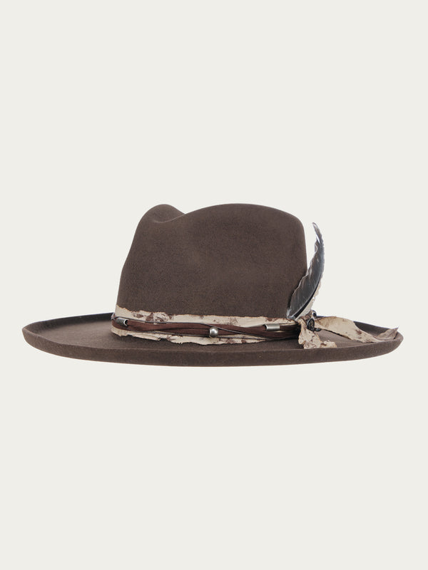 corral boots H0012 - BROWN COWGIRL HAT WITH FABRIC AND LEATHER HATBAND AND DUO COLORED FEATHER