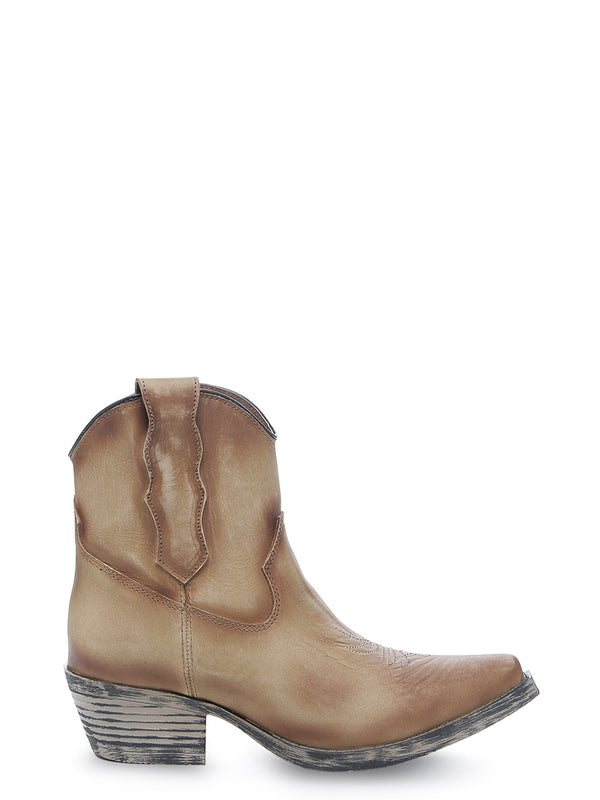 Corral Boots Q7037 - WOMEN'S EMBROIDERY ALMOND J TOE CIRCLE G COWBOY BOOT