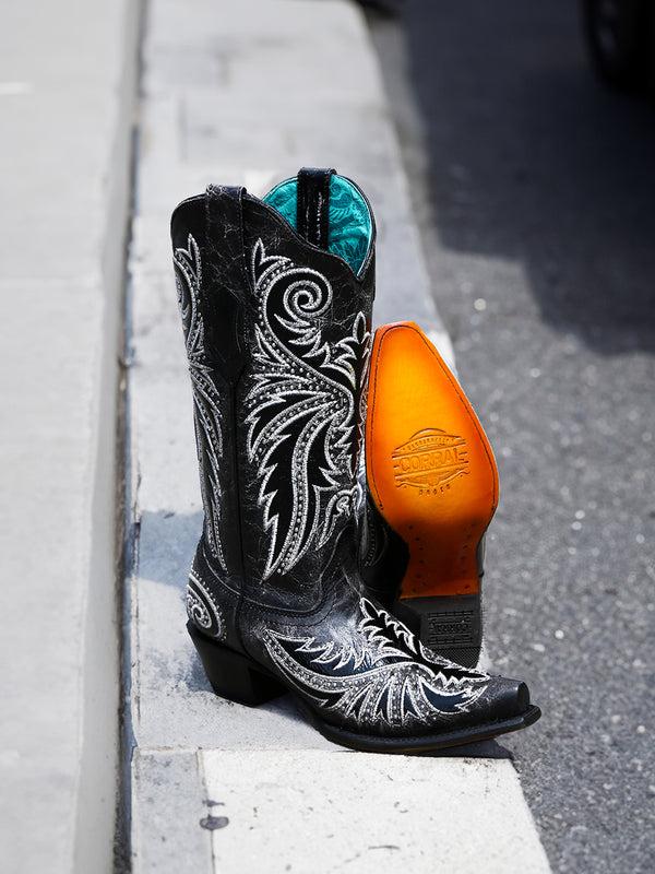 Corral Boots Z5209 - WOMEN'S WHITE EMBROIDERY OVERLAY AND STUDS BLACK SNIPT TOE COWBOY BOOT