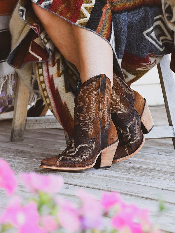 Corral Boots Z5272 - WOMEN'S EMBROIDERY BROWN LAMB POINTED TOE COWBOY ANKLE BOOT