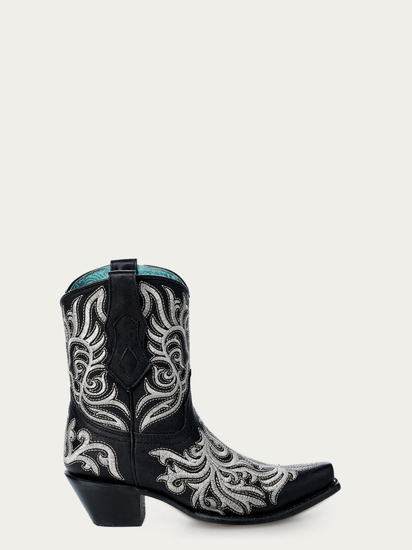 Corral Boots Z5305 - WOMEN'S WHITE EMBROIDERY BLACK ANKLE SNIP TOE COWBOY BOOT