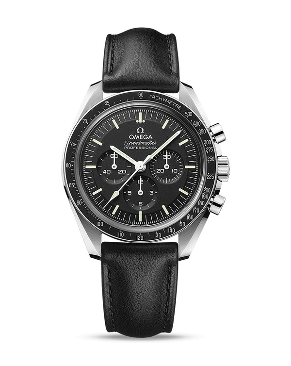 cortina OMEGA Speedmaster Moonwatch Professional Co‑Axial Master Chronometer Chronograph 42mm Steel Case Black Dial Sapphire Crystal Black Leather Strap