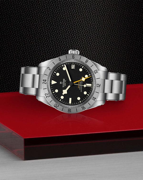 Cortina TUDOR Black Bay Pro 39mm Steel Case Riveted Steel Bracelet Black Dial