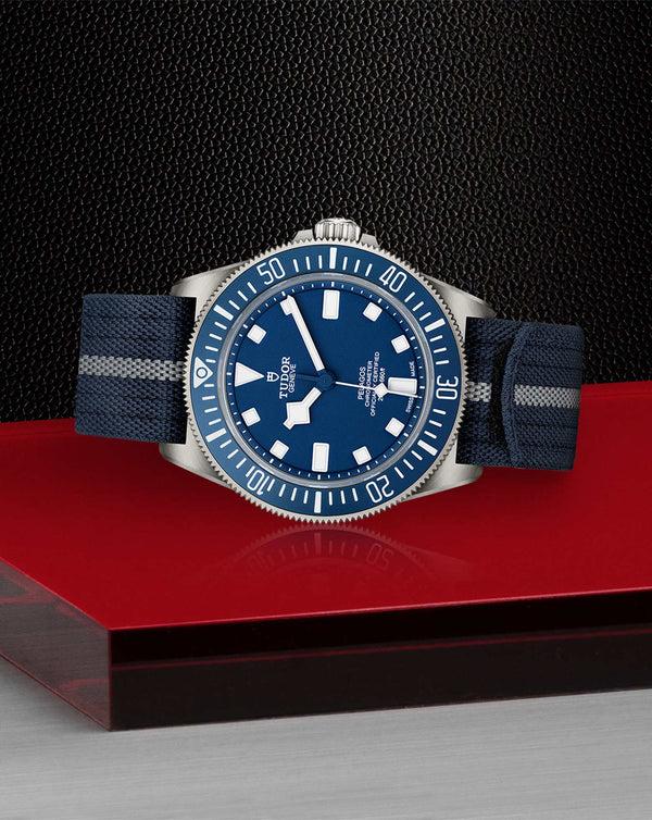 Cortina TUDOR Pelagos FXD 42mm Titanium Case Navy Blue Fabric Strap Navy Blue Dial