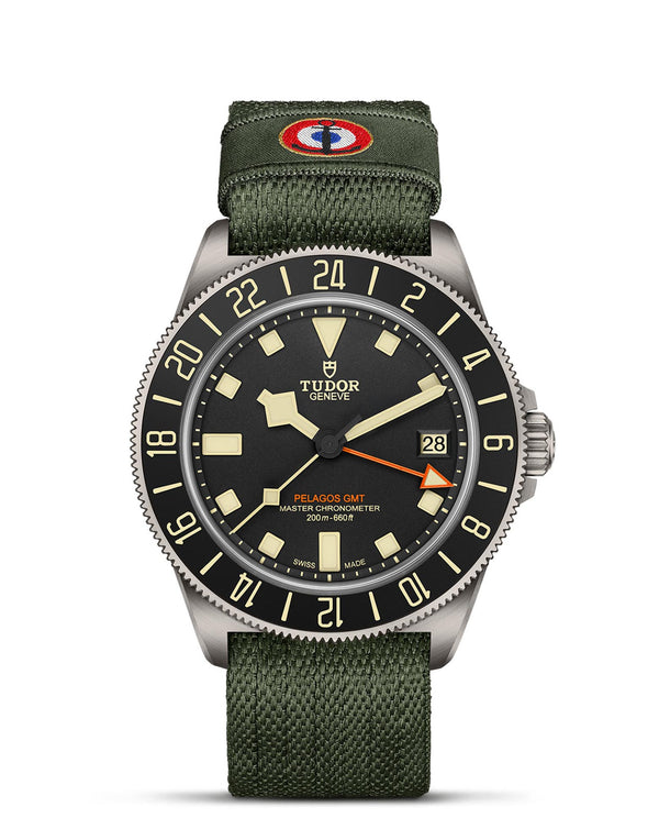 cortina TUDOR Pelagos FXD GMT 42mm Titanium Case Green Fabric Strap Matted Black Dial