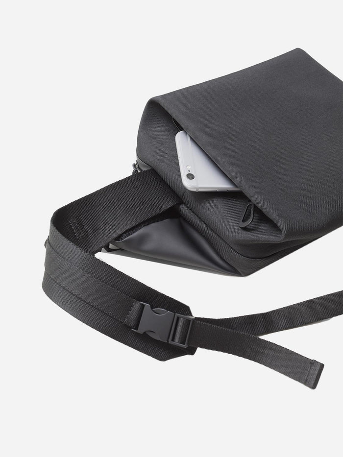 Côte & Ciel Isarau M Obsidian Black