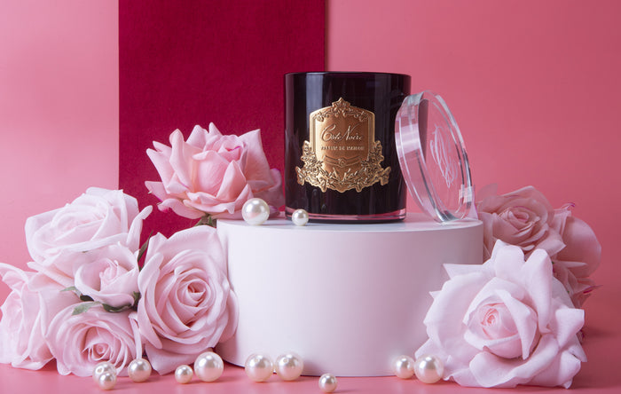 Côte Noire Cote Noire Candles - Dark Vessel With Gold Badge - Charente Rose