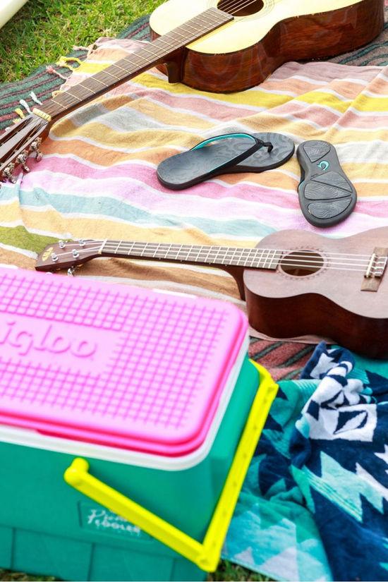 Cotswold Retro 25 Picnic Basket Cool Box