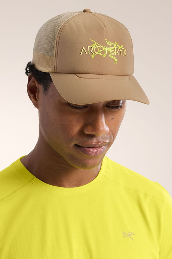 Cotswold Unisex Bird Word Trucker Cap