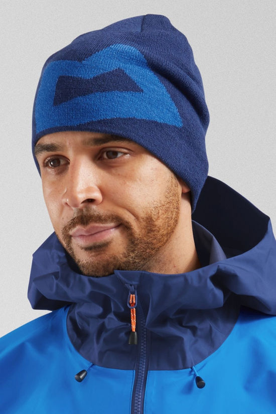 Cotswold Unisex Branded Knitted Beanie