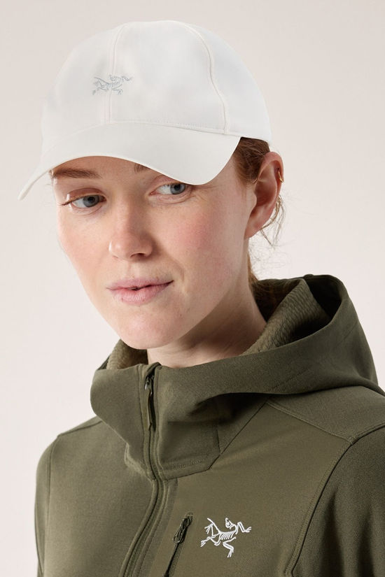 Cotswold Unisex Small Bird Cap