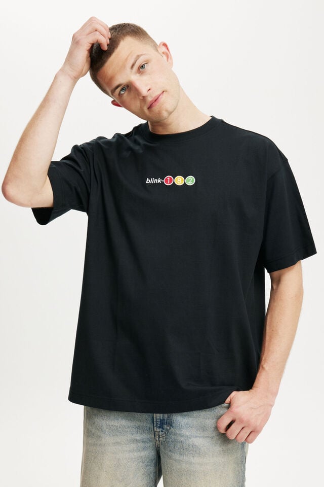 cotton on Blink 182 Box Fit T-Shirt lcn bra black / blink 182 - take off