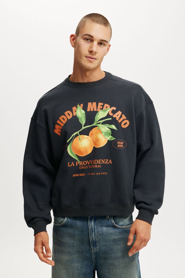 cotton on Box Fit Graphic Crew Sweater washed black / midnight mercato