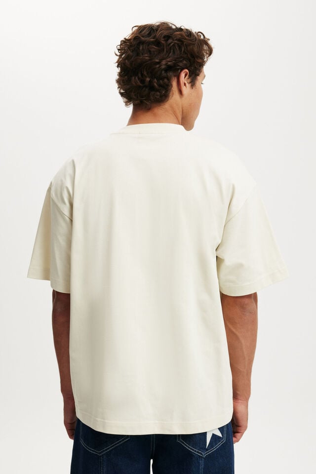 Cotton On Box Fit Graphic T-Shirt Bone/cherry Eights