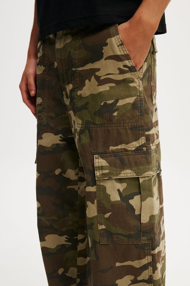 Cotton On Axel Super Baggy Cargo Pant Dark Camo